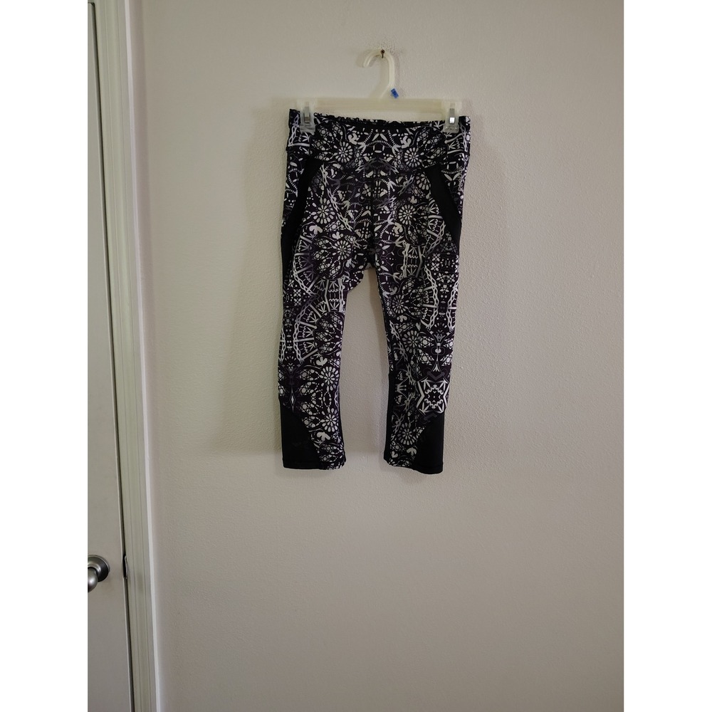 Reebok  Black White Mandala Print Mesh Panel Capri Workout‎ Leggings Medium
